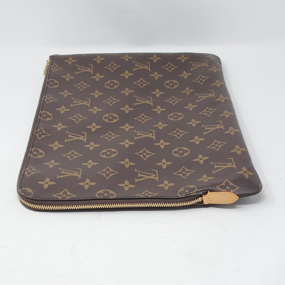 Auth Louis Vuitton Laptop/ Document Clucth Bag - Picture 14 of 16